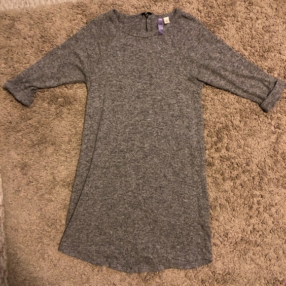 Francesca’s Alya Grey Dress - Picture 3 of 4